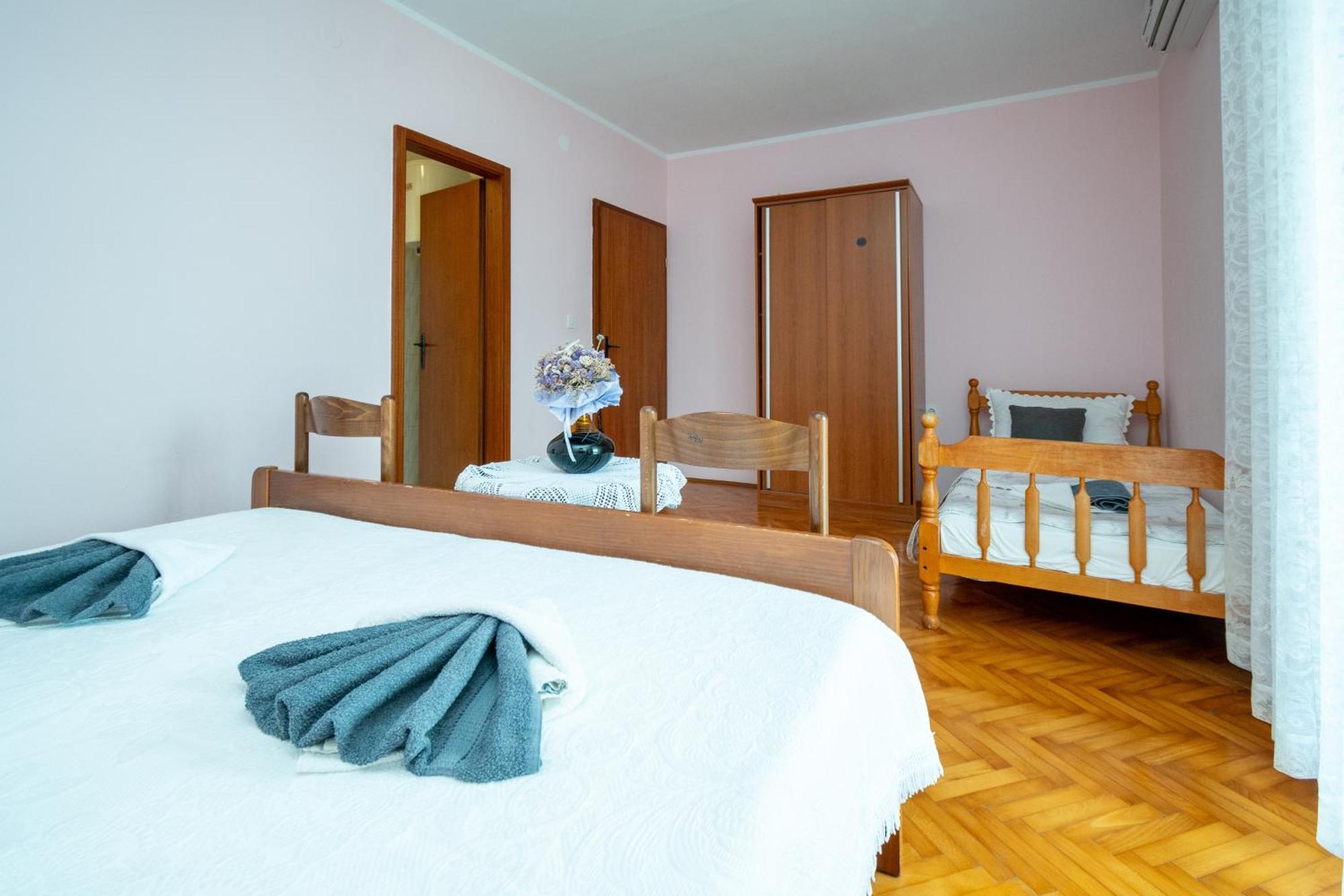 Double Room Zubovici 16063A Exteriör bild